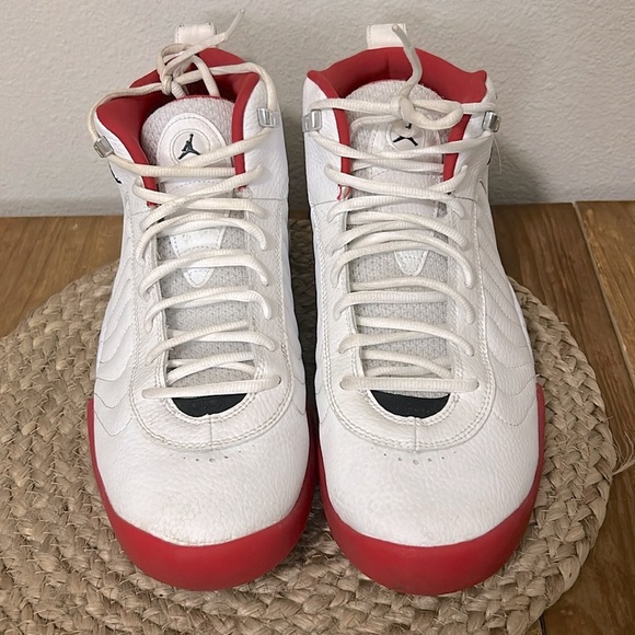 Jordan sneakers 👟 - Picture 2 of 4